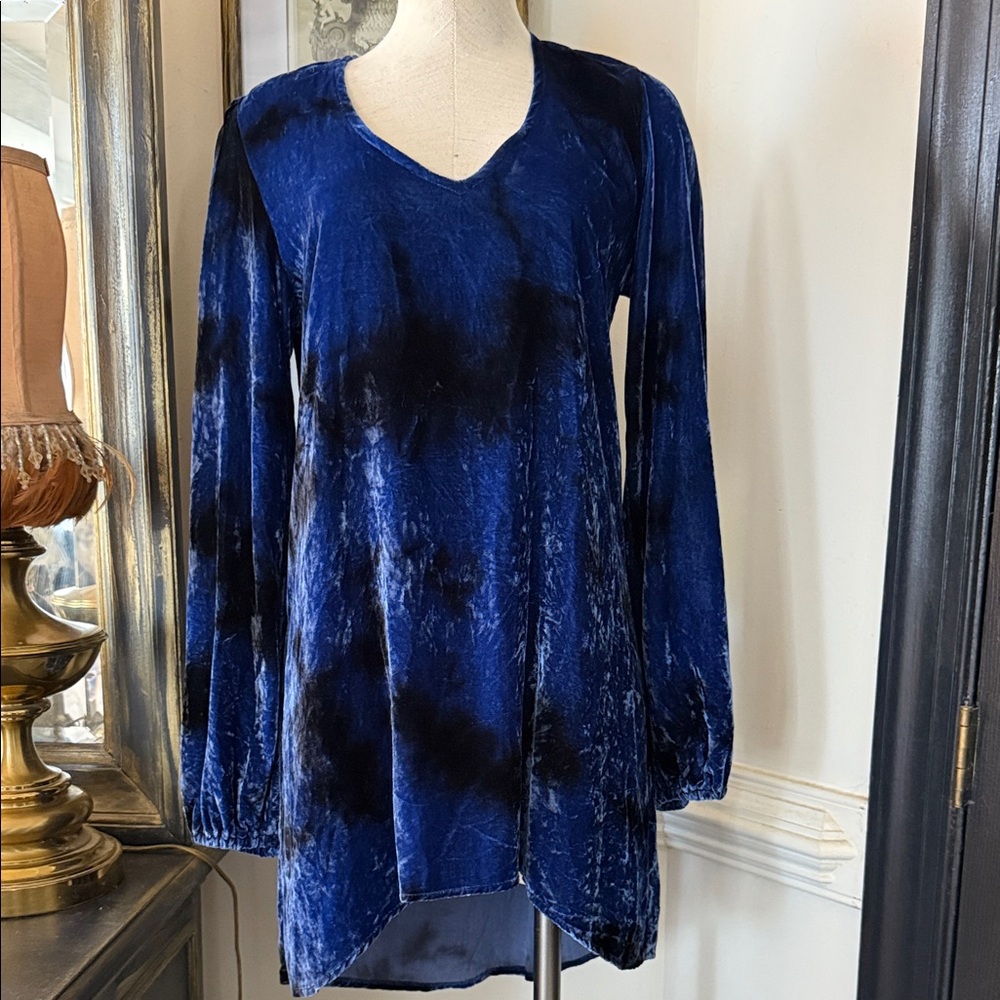 Velvet V-Neck Tunic Top in Deep Blue